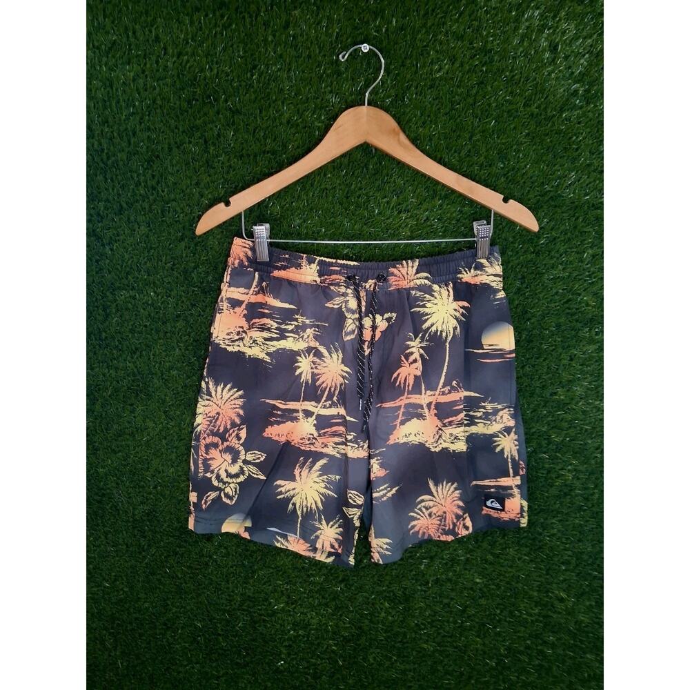 Quiksilver Men’s Medium Swim Trunks Tropical Palm Tree Sunset Volley Shorts M